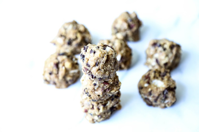 Chickpea Superfood Cookie Dough Balls
