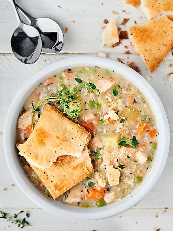 Healthy Turkey Pot Pie Soup