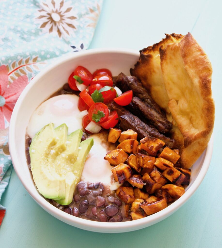 Southwestern Breakfast Black Bean Bowls